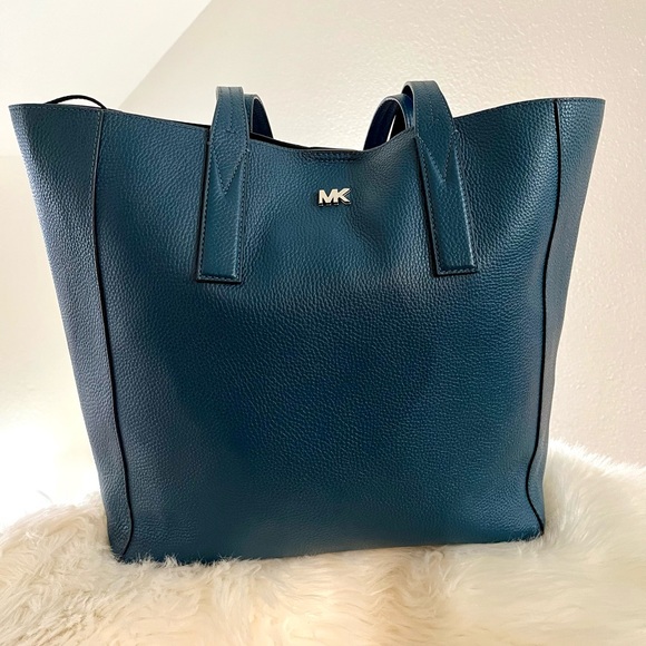 Michael Kors Handbags - Like NEW!!! Blue Leather MK Large Tote